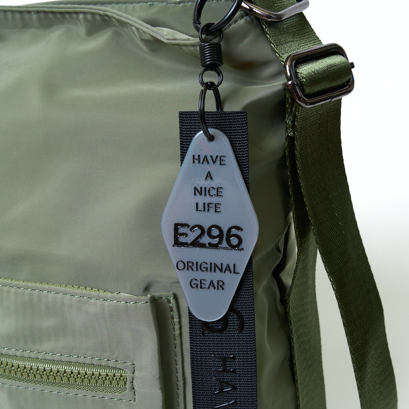 【E296】ナイロンショルダーBAG 001